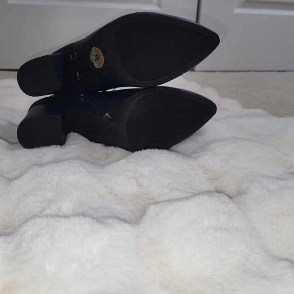 Tommy Hilfiger Women's Hatly Boot (New, Never Worn) Size 8 - Picture 4 of 6
